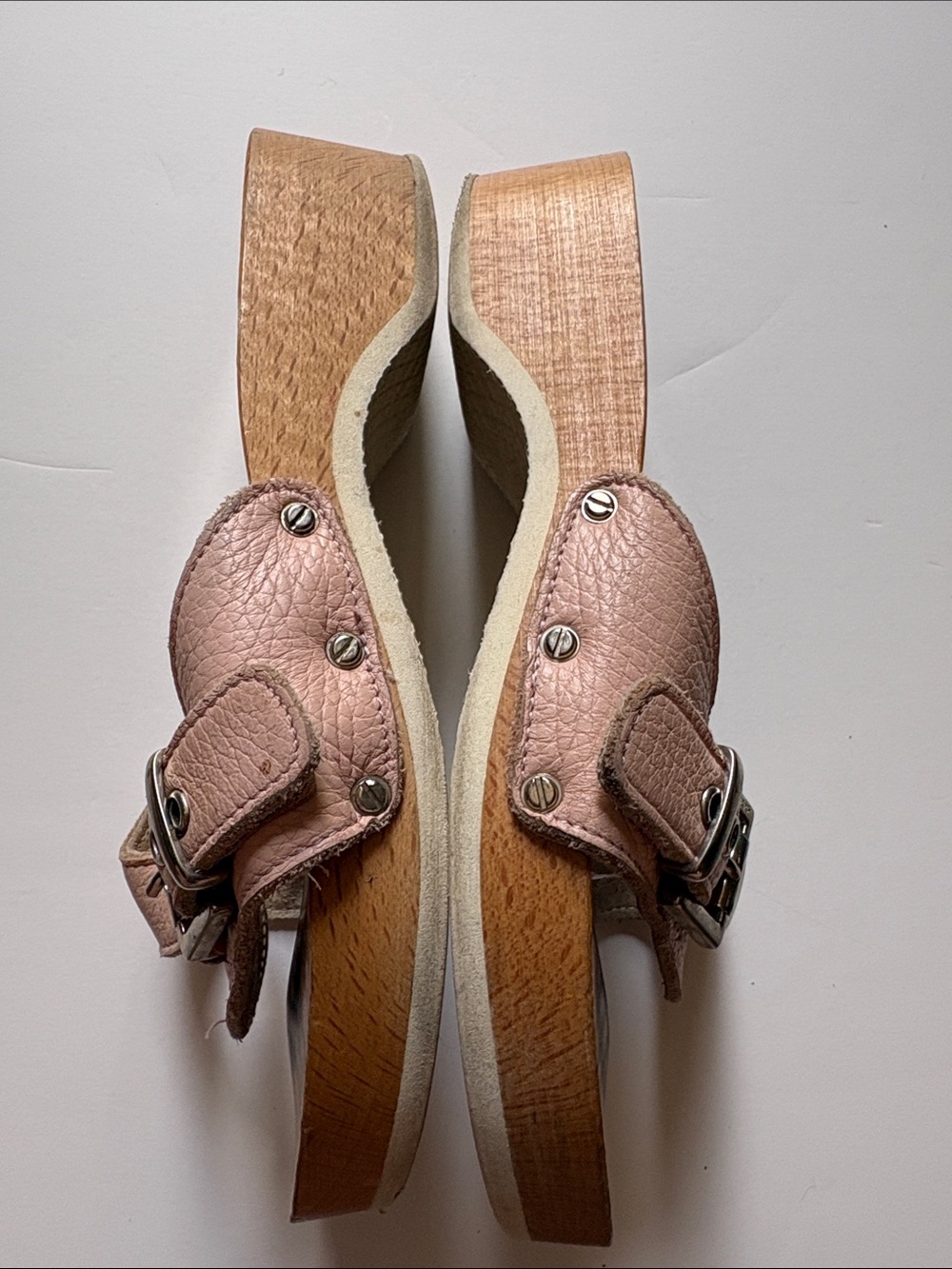 Burberry  Wooden and leather clogs. - Picture 3 of 10